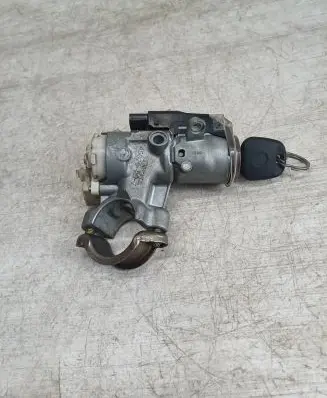 Toyota Avensis Verso Ignition lock 45020287