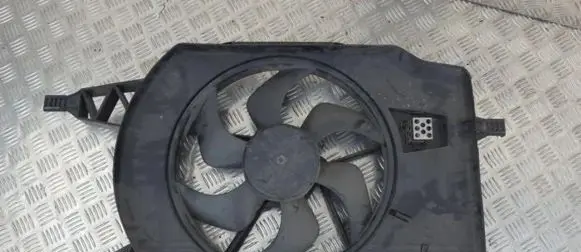 Renault Espace III Radiator cooling fan shroud 1831068000
