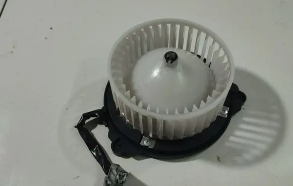 Renault Fluence Heater fan/blower T1016211J