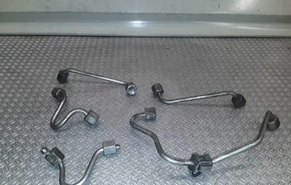 KIA Venga Fuel injector supply line/pipe 