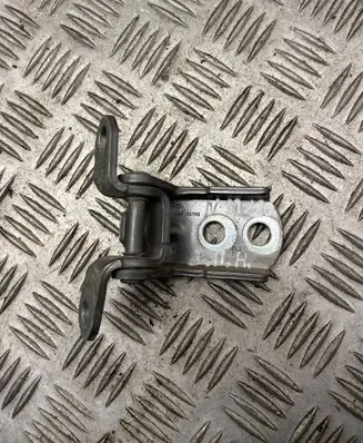 Nissan Murano Z51 Rear door lower hinge A047743