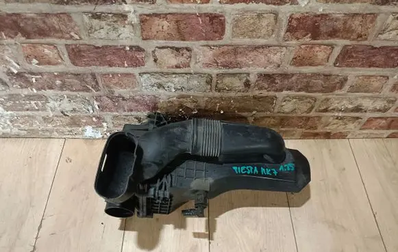 Ford Fiesta Air filter box cover 
