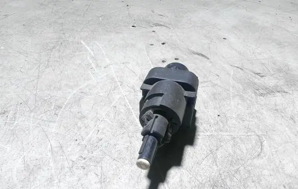 Audi A4 S4 B7 8E 8H Brake pedal sensor switch 6Q0945511