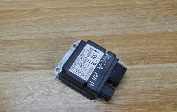 Ford Kuga II Airbag control unit/module DV4T14B321EE 6400028749AD 0285012645