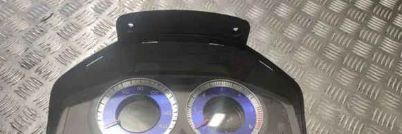 Volvo V70 Speedometer (instrument cluster) 30733368 36002726