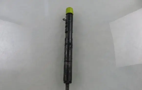Fuel injector