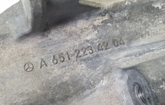 Mercedes-Benz C W205 Engine mounting bracket A6512234204