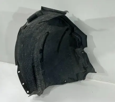 Front wheel arch liner splash guards