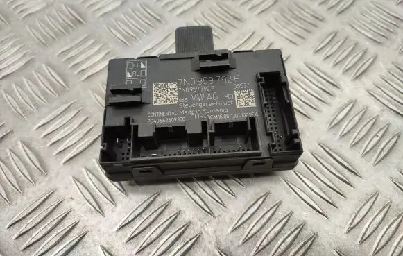 Skoda Yeti (5L) Door control unit/module 7N0959792F