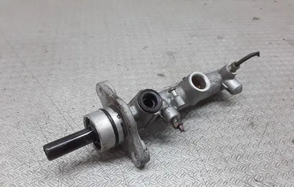 Toyota Corolla Verso E121 Master brake cylinder