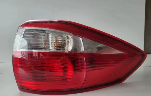 Ford C-MAX II Rear/tail lights AM5113404