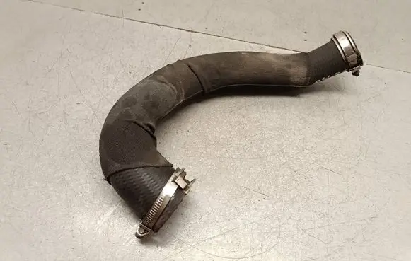Intercooler hose/pipe
