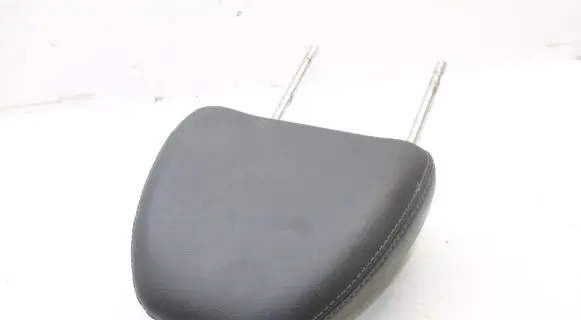 Nissan Qashqai Front seat headrest 