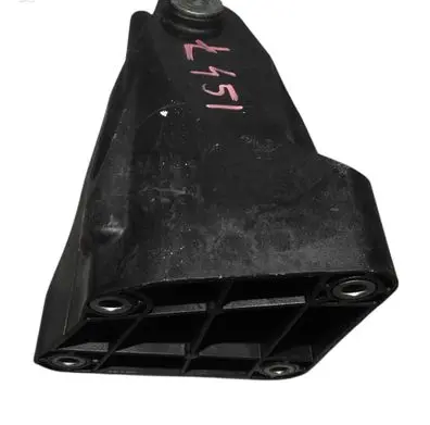 Engine mount bracket