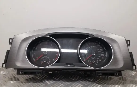Volkswagen Golf VII Speedometer (instrument cluster) 5G0920961
