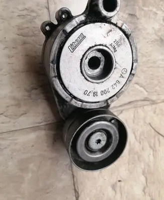 Mercedes-Benz E W213 Alternator belt tensioner A6422001970