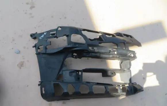 BMW 5 G30 G31 Front bumper mounting bracket 5111