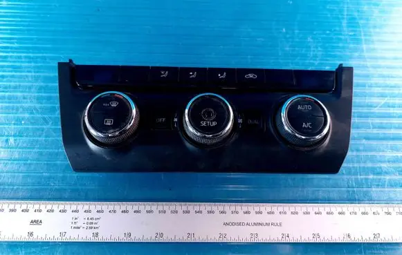 Skoda Octavia Mk3 (5E) Air conditioning/heating control unit 5E0907044
