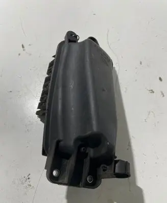 Mercedes-Benz E W211 Vacuum air tank A6510700568 446480601