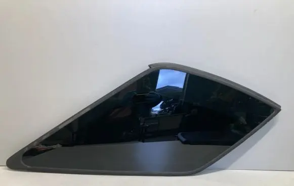KIA Sorento Rear side window 43R000382