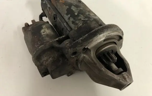 Mercedes-Benz Vito Viano W638 Starter motor 0051511301