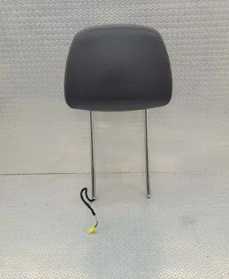 Mercedes-Benz C W204 Front seat headrest 