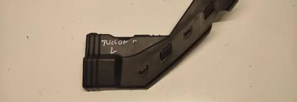 Front bumper mounting bracket
