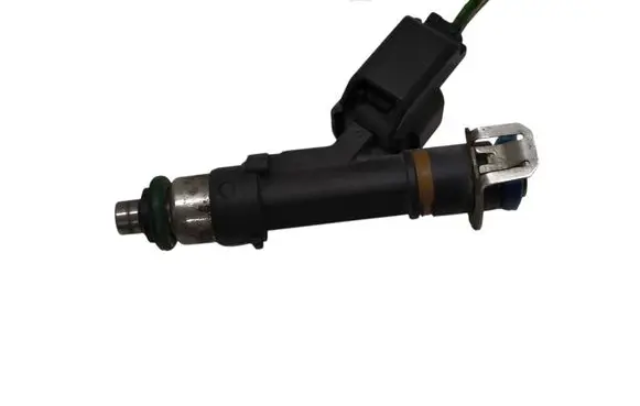 Volvo V70 Fuel injector 0280158105 7715GAB