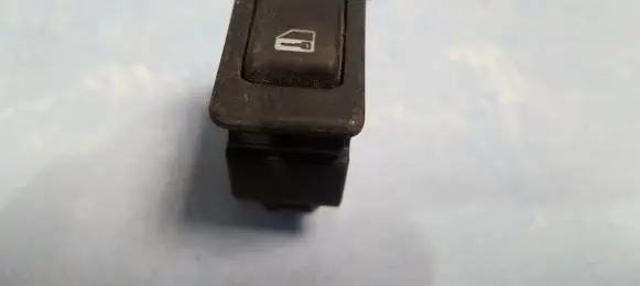 Nissan Primera Central locking switch button 