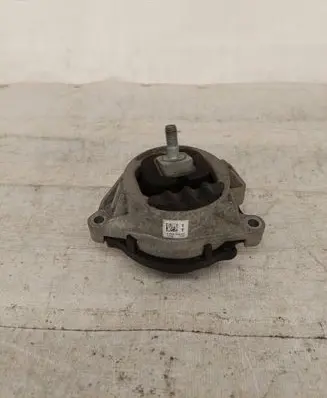 BMW X3 F25 Engine mount bracket 6868395 140814