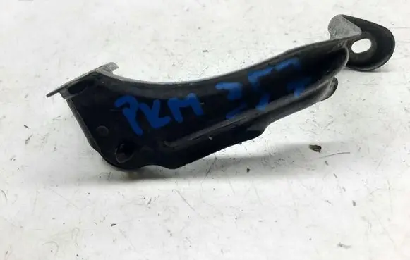 Volkswagen PASSAT B5.5 Fender mounting bracket 3B0821135D