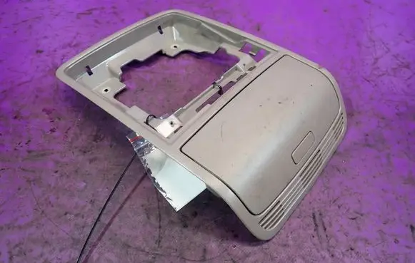 Volkswagen PASSAT B6 Glove box