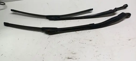 BMW X6 E71 Front wiper blade arm 8E1955408