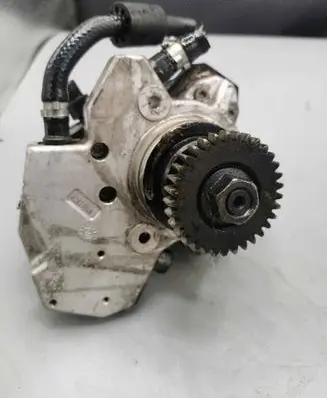 Mercedes-Benz R W251 Fuel injection high pressure pump A6420700201 0445010095
