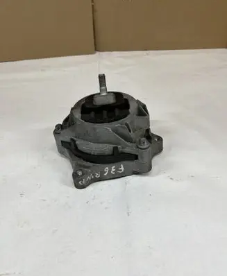 BMW 4 F32 F33 Engine mount bracket 6859412
