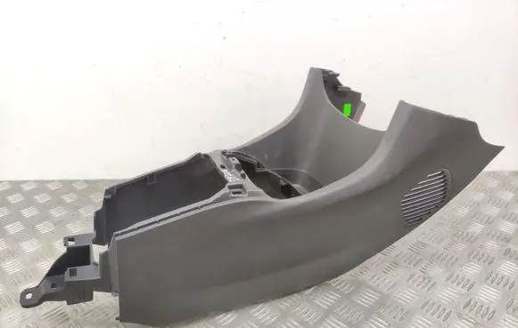 Toyota Aygo AB40 Center console 588010H030