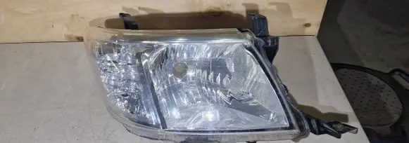 Toyota Hilux (AN10, AN20, AN30) Headlight/headlamp 811100K440 81110-0K390 81P110CE