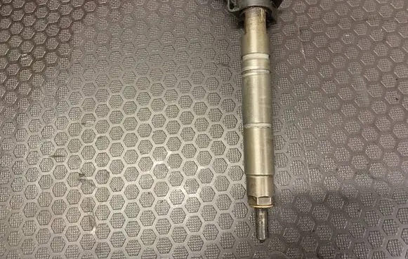 Mercedes-Benz ML W164 Fuel injector A6420700587