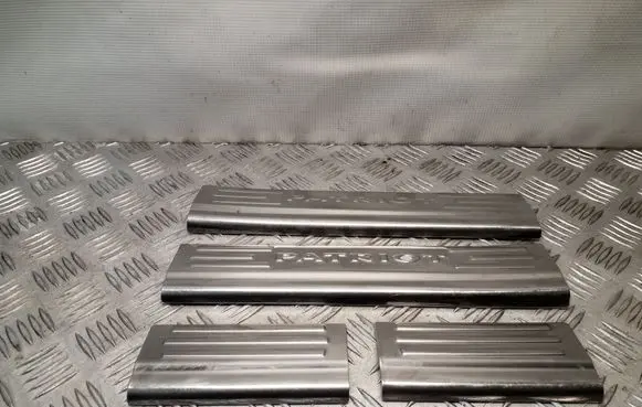 Jeep Patriot sill trim set (inner) 