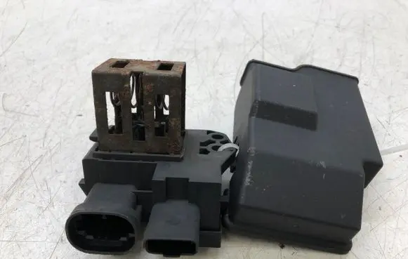 Coolant fan relay
