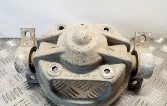 Volkswagen Touareg I Coil spring/strut mount 7L0512345