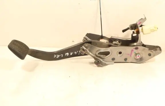 Toyota Corolla E160 E170 Clutch pedal 6LM
