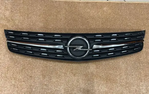 Opel Vivaro Front bumper upper radiator grill 9833128677 39201547 2447101X