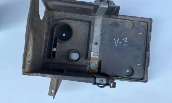 Battery box tray
