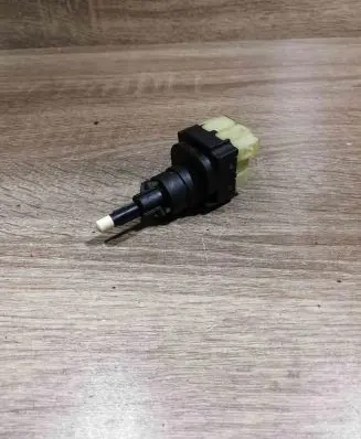 Volkswagen PASSAT B5.5 Brake pedal sensor switch 1k2945511