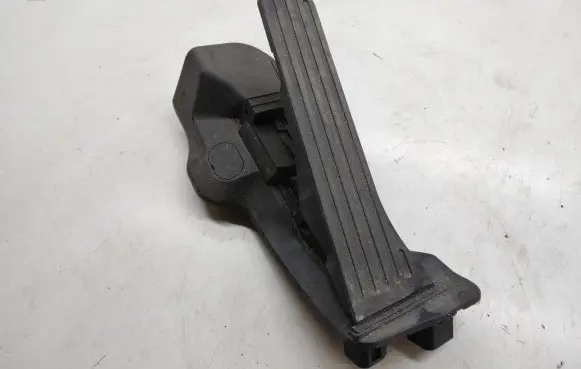 Volkswagen Tiguan Accelerator throttle pedal 1K2721503K 6PV00889010