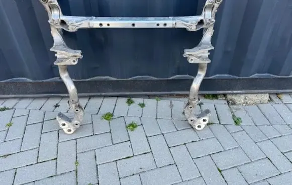 Audi Q8 Front subframe 4M0399315 4M0399315R