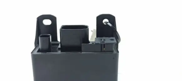 Mercedes-Benz C W203 Glow plug pre-heat relay 