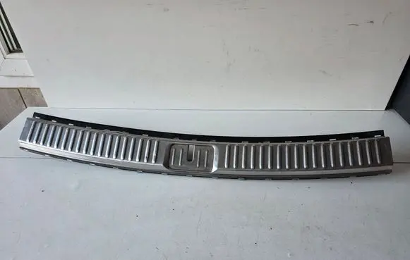 Volkswagen Touareg II Tailgate/boot lid lock trim 7P0863459E