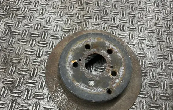 Toyota Prius (NHW20) Rear brake disc